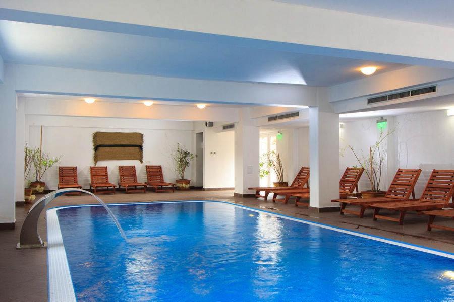 Hotel Domnitei Кэлимэнешти Экстерьер фото