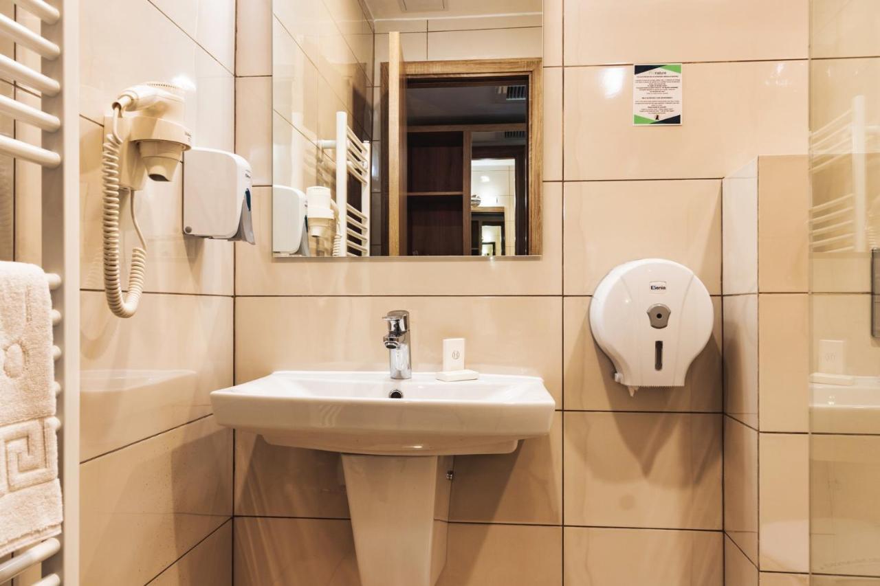 Hotel Domnitei Кэлимэнешти Экстерьер фото