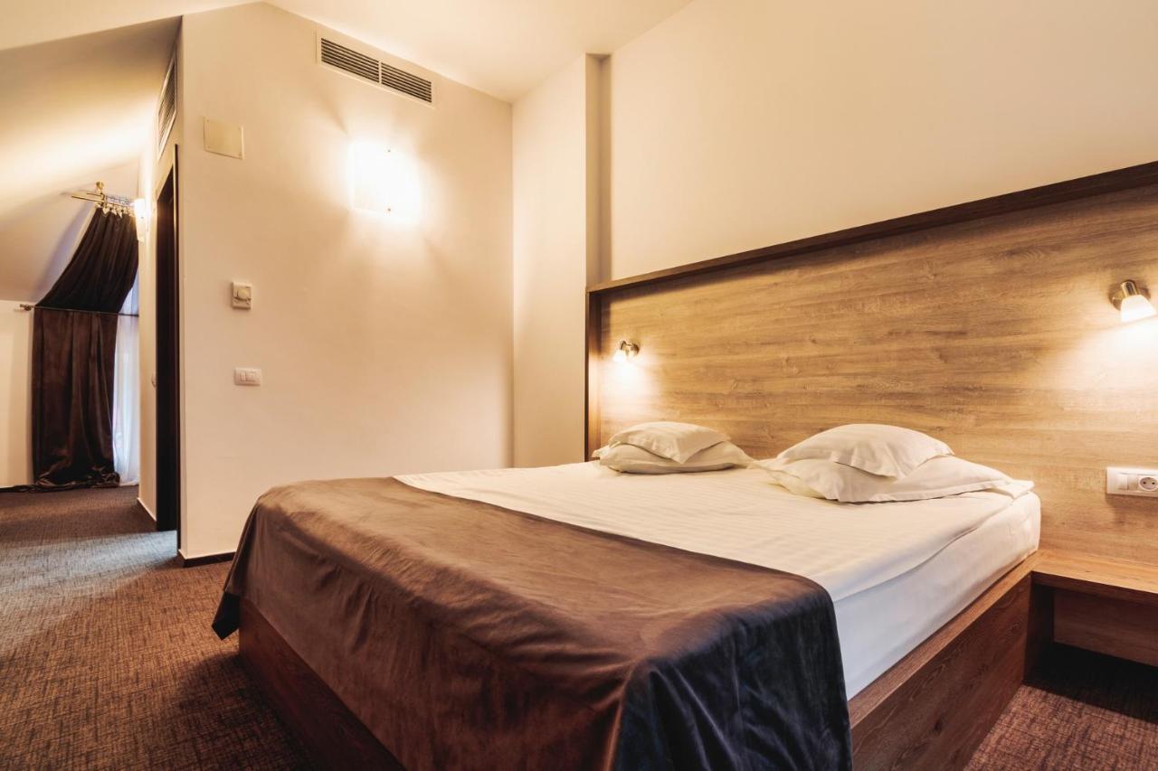 Hotel Domnitei Кэлимэнешти Экстерьер фото
