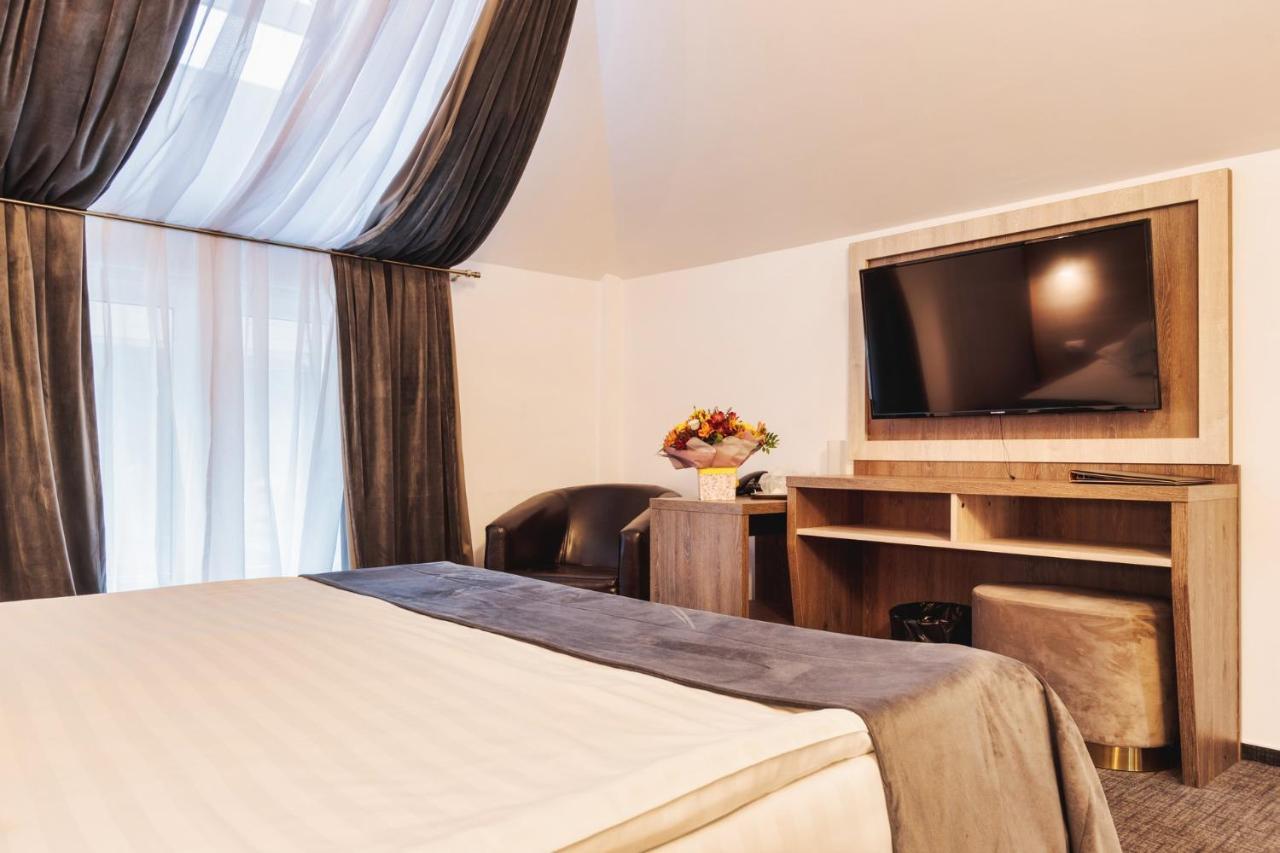 Hotel Domnitei Кэлимэнешти Экстерьер фото