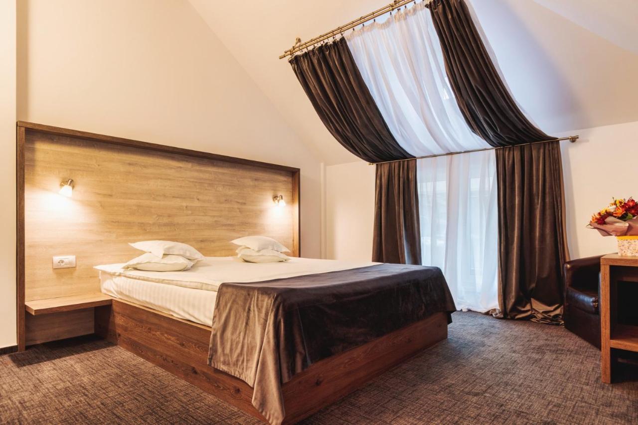 Hotel Domnitei Кэлимэнешти Экстерьер фото