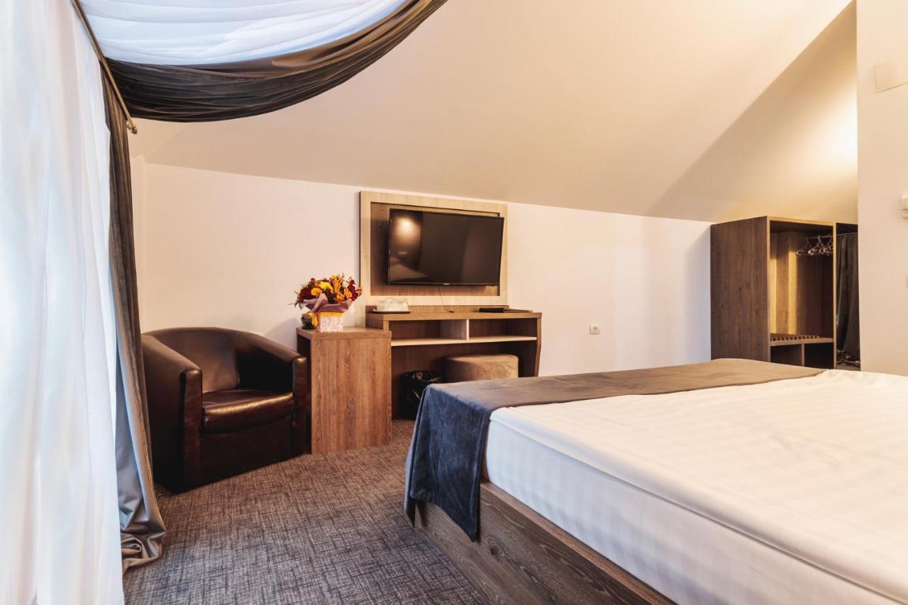 Hotel Domnitei Кэлимэнешти Экстерьер фото